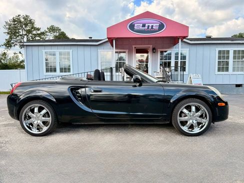 Used 2003 Toyota MR2 image 26