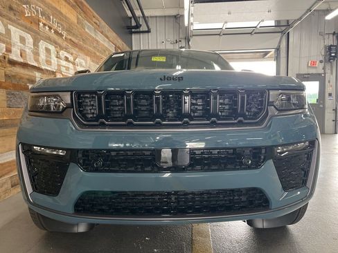 New 2026 Jeep Grand Cherokee L Summit w/ Obsidian Package AWD/4WD image 6