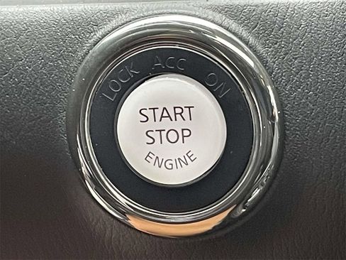 Used 2022 Nissan Armada Platinum w/ Captain's Chairs Package image 31