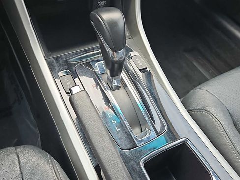 Used 2017 Honda Accord EX-L image 22