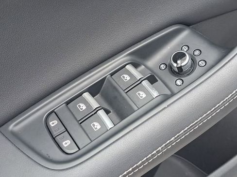 Used 2025 Audi Q7 3.0T Premium Plus image 21