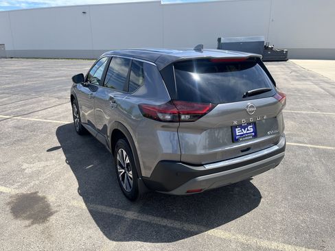 Used 2023 Nissan Rogue SV AWD/4WD image 4