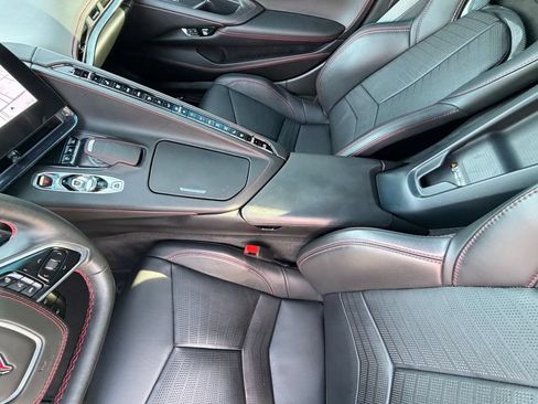 Used 2024 Chevrolet Corvette Stingray Premium Cpe w/ Body-Color Dual Roof Package RWD image 14