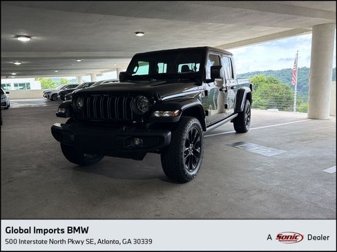 Used 2024 Jeep Gladiator Sport AWD/4WD image 1