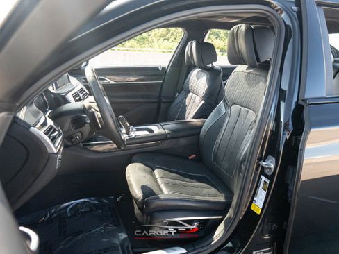 Used 2016 BMW 750i w/ M Sport Package image 16