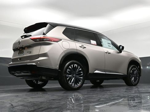New 2026 Nissan Rogue Platinum w/ Tech Package image 27