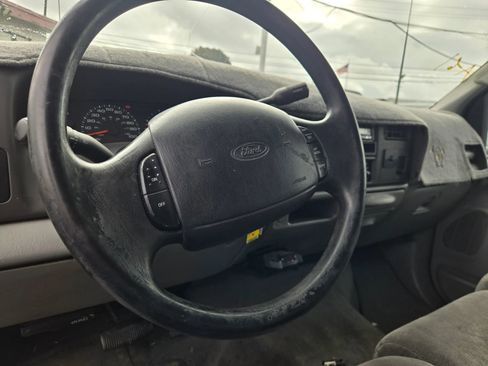 Used 2002 Ford F250 XL image 11