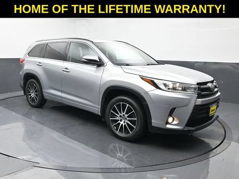 Used 2017 Toyota Highlander SE AWD/4WD image 8