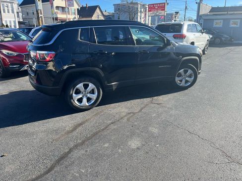 Used 2020 Jeep Compass Latitude w/ Popular Equipment Group AWD/4WD image 5