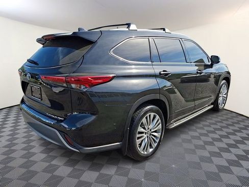 Used 2022 Toyota Highlander Platinum AWD/4WD image 6