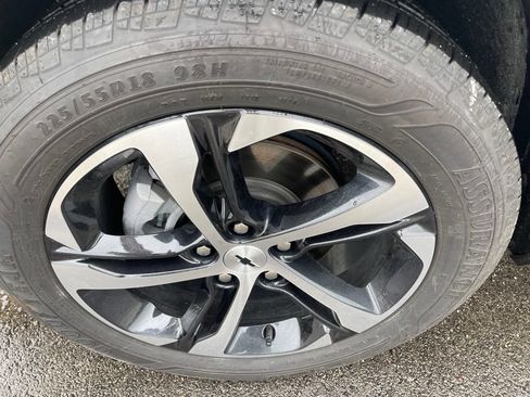 Used 2025 Chevrolet Trax RS w/ Driver Confidence Package FWD image 5