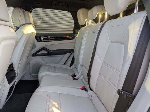 Certified 2023 Porsche Cayenne image 24