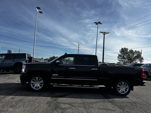 Used 2016 Chevrolet Silverado 1500 High Country w/ High Country Premium Package AWD/4WD image 2