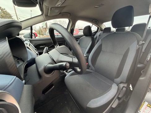 Used 2023 Nissan Versa SV FWD image 10