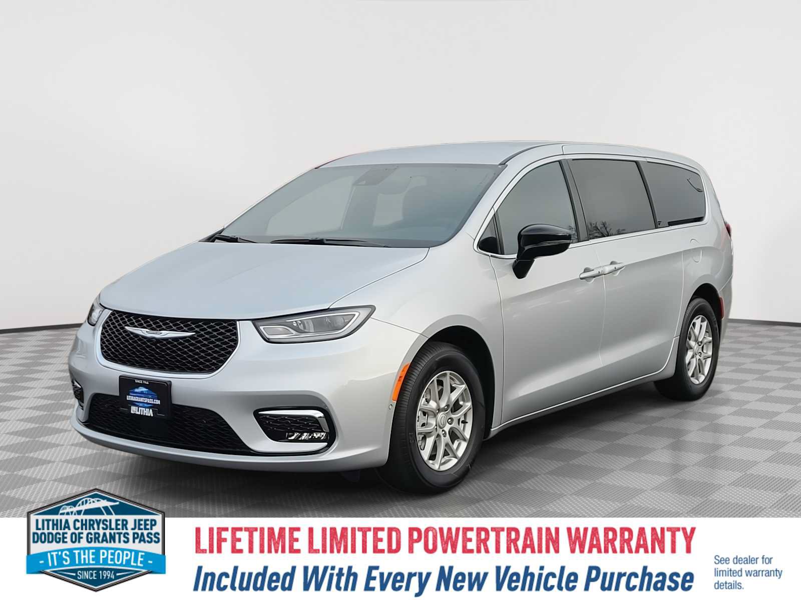 New 2026 Chrysler Pacifica Select FWD image 1