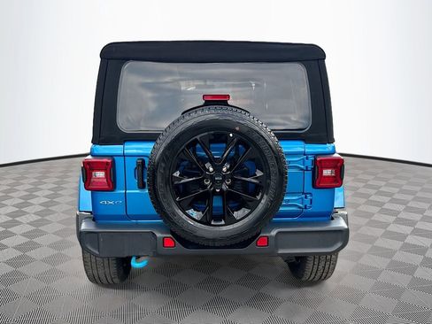 Used 2023 Jeep Wrangler Unlimited Sahara w/ Cold Weather Group image 7