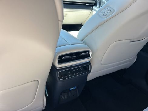 Used 2025 Genesis GV80 3.5T Prestige image 18