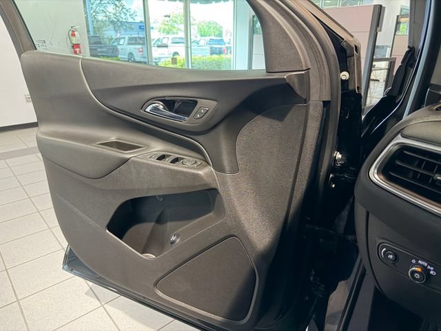 Used 2024 Chevrolet Equinox LT AWD/4WD image 25