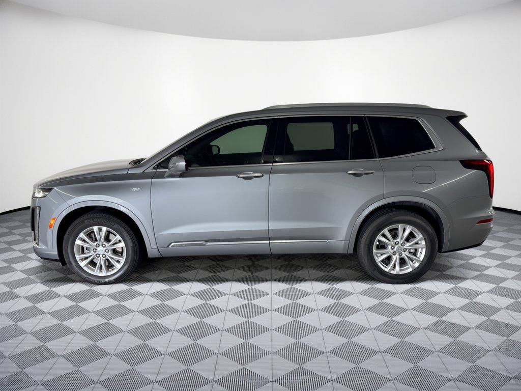 Used 2024 Cadillac XT6 Luxury FWD image 2