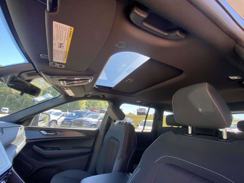 New 2025 Jeep Grand Cherokee Laredo X image 7