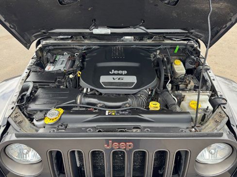 Used 2017 Jeep Wrangler Unlimited Sahara AWD/4WD image 25
