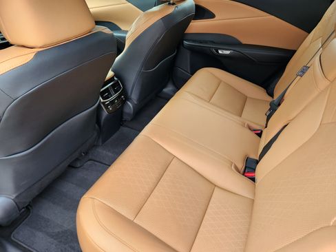 Used 2024 Lexus RX 350 Premium Plus w/ Convenience Package FWD image 36