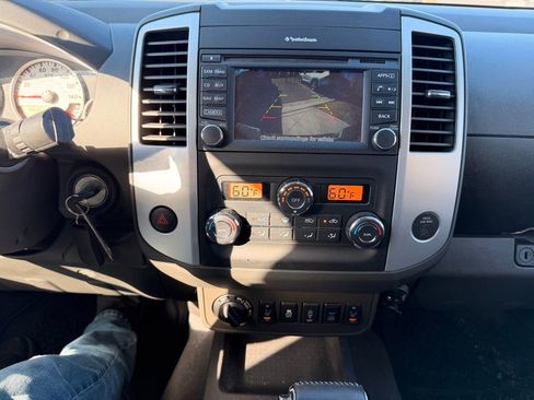 Used 2019 Nissan Frontier PRO-4X image 17