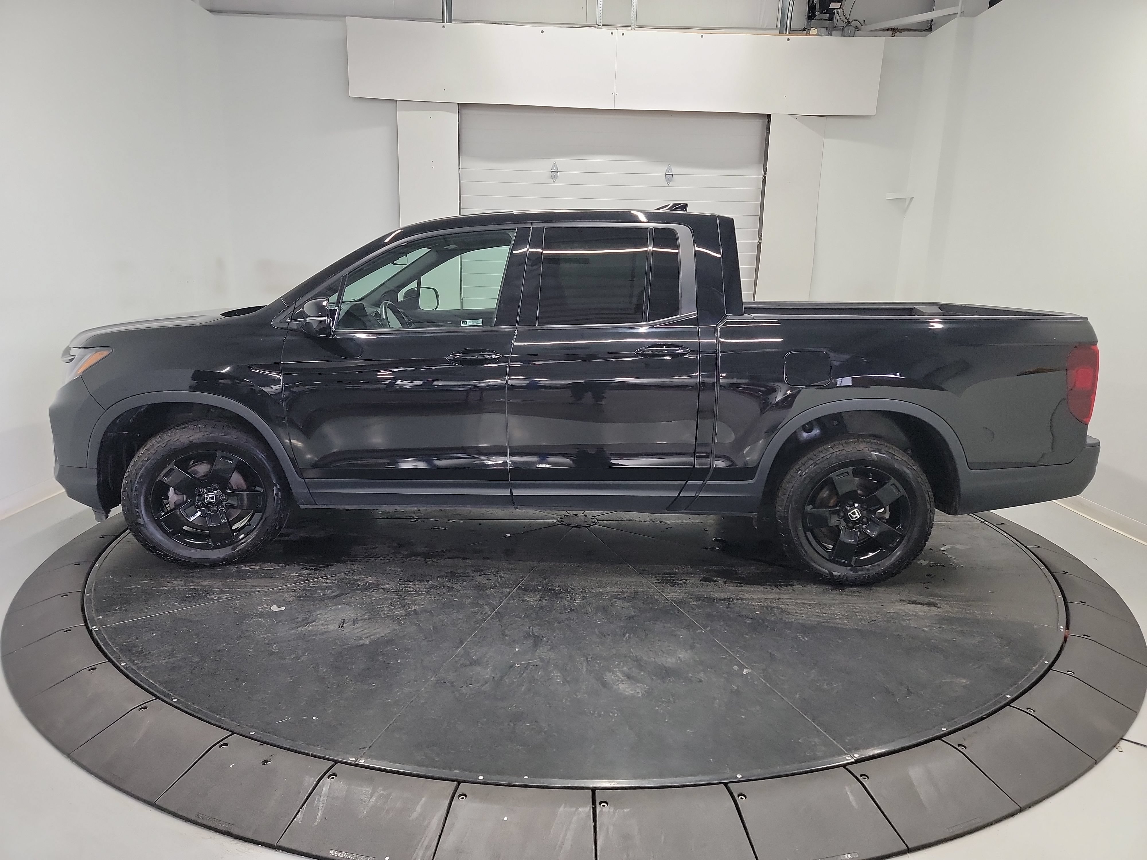 Used 2024 Honda Ridgeline Black Edition image 5