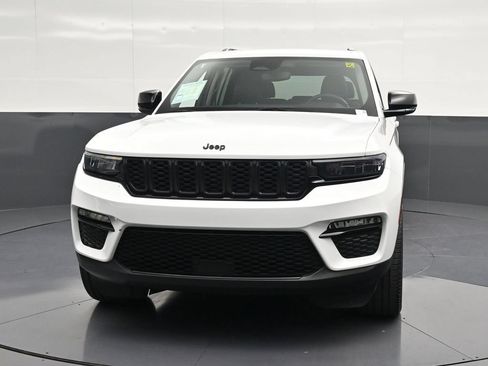 Used 2024 Jeep Grand Cherokee Limited w/ Black Appearance Package AWD/4WD image 6