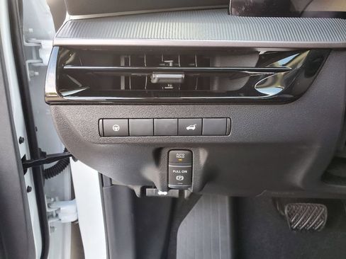 New 2025 Nissan Murano SV AWD/4WD image 19