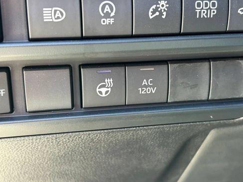 Used 2024 Toyota Tundra Platinum AWD/4WD image 29