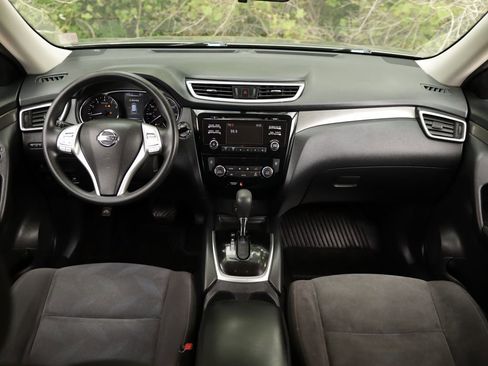 Used 2016 Nissan Rogue SV AWD/4WD image 19