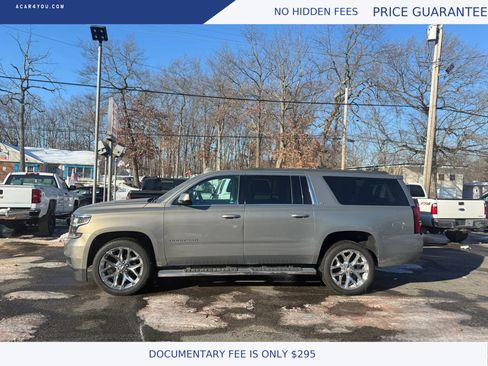 Used 2017 Chevrolet Suburban LT image 5
