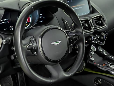 Used 2023 Aston Martin V8 Vantage Coupe RWD image 18