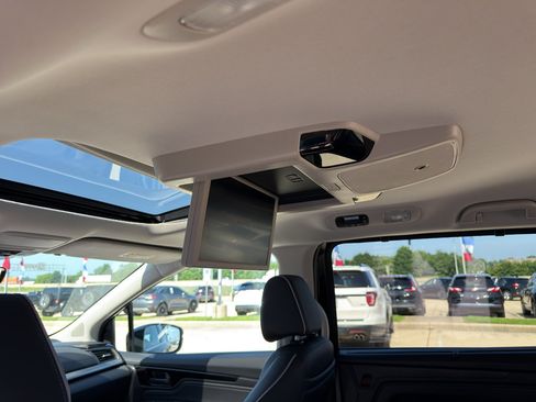 Used 2025 Honda Odyssey Touring image 16