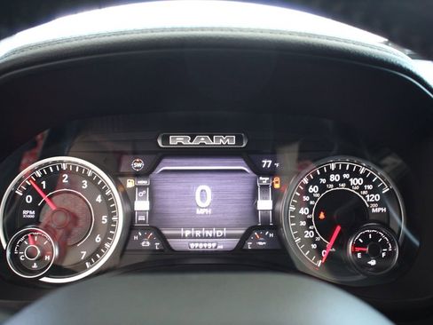 Used 2022 RAM 1500 Laramie AWD/4WD image 32