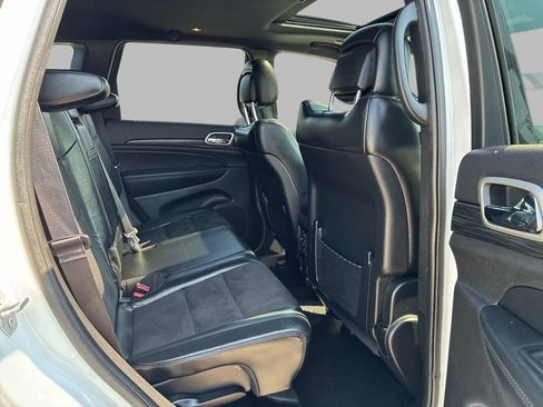 Certified 2021 Jeep Grand Cherokee Laredo X AWD/4WD image 10