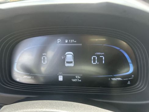 Used 2024 Hyundai Venue Limited FWD image 24