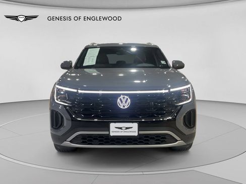 Used 2024 Volkswagen Atlas Cross Sport SE AWD/4WD image 2