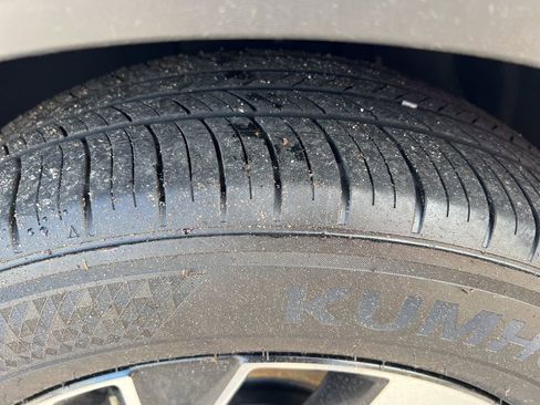 Used 2025 Kia Sportage EX image 46