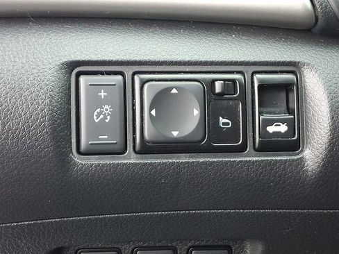 Used 2017 Nissan Sentra SV image 24