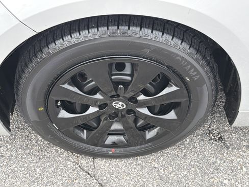 Certified 2022 Toyota Corolla LE image 18