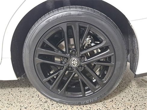 Used 2025 Toyota Camry SE image 8