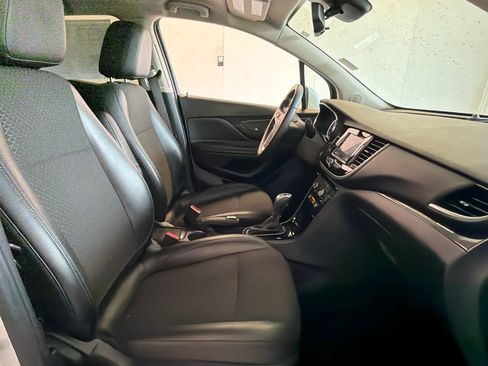 Used 2022 Buick Encore Preferred FWD image 23