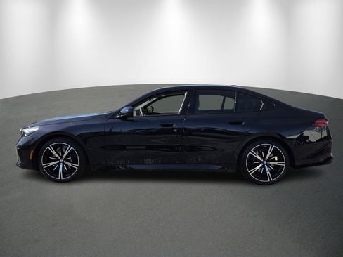 Used 2026 BMW 530i w/ M Sport Package image 4