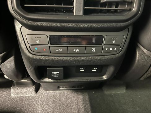 Used 2026 Honda Pilot TrailSport image 25