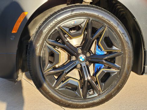 Used 2023 BMW iX M60 image 9