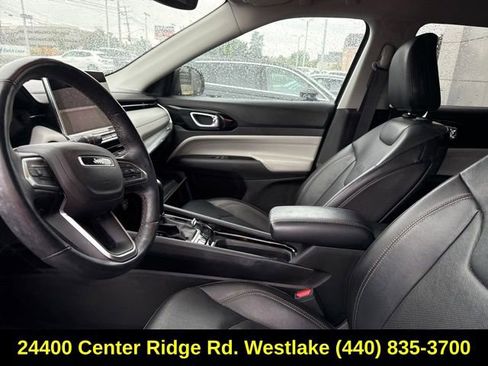 Used 2022 Jeep Compass Limited image 9