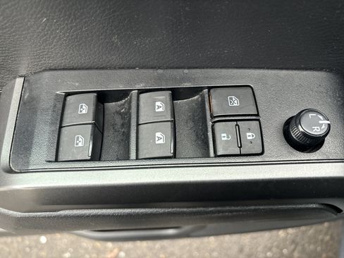 Used 2023 Toyota Tacoma TRD Off-Road image 16