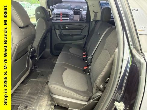 Used 2017 Chevrolet Traverse LT w/ Style and Technology Package FWD image 16